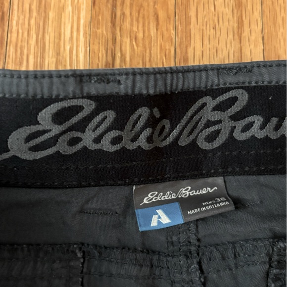 Men’s Eddie Bauer Cargo Shorts - Picture 2 of 3